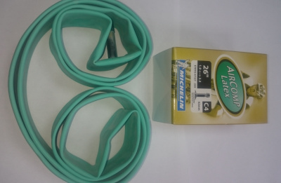 Камера MICHELIN CH. LATEX AIRCOMP C4 26*1.9/2.2  47/57X559 авто 42mm