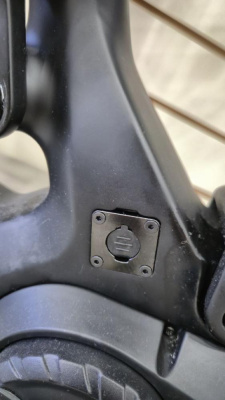 Порт зарядного утройства DengFu Charging port (on the frame) для рамы E82